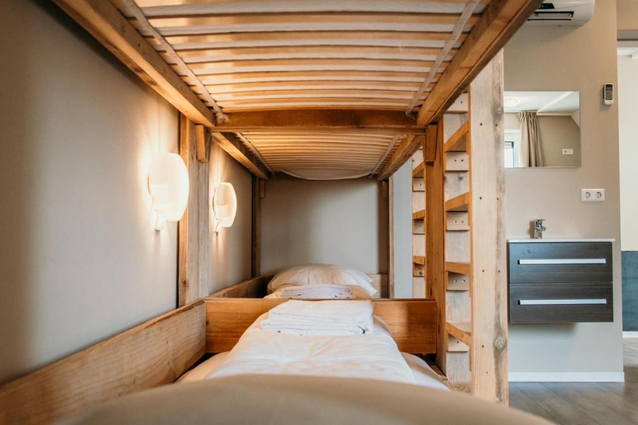 Deluxe Family Suite