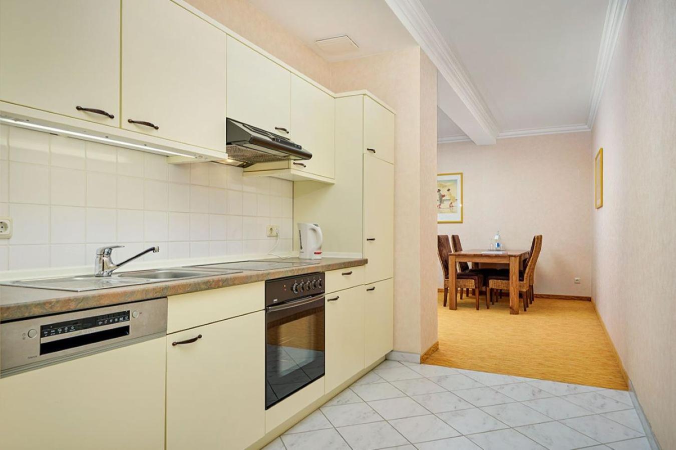 Junior Suite Land Side