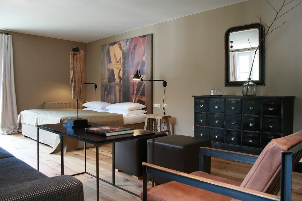 Doppelzimmer (Balkon mit seitlichem Seeblick)