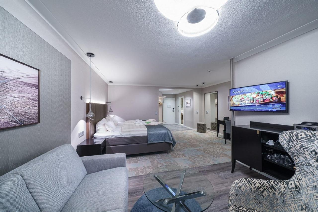 Double Room with Balcony and Sea View,997952190:JPEG