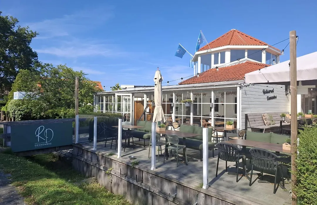 Strandhotel Dennenbos-1