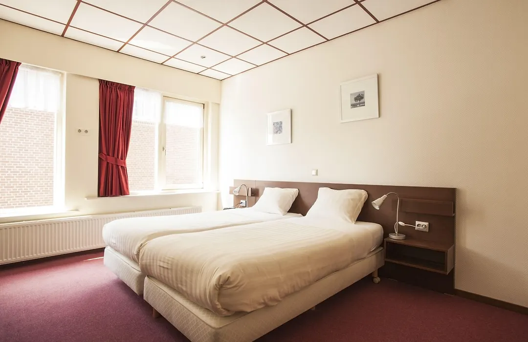 Strandhotel Scheveningen-1