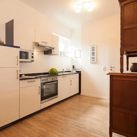 Ferienhaus Mien Huske-3