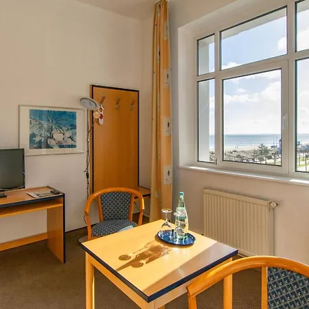 Strandhotel Bansiner Hof-3