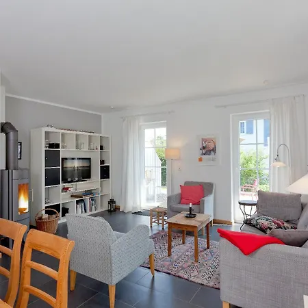 Haus 150, Kiefernweg 2 a-2